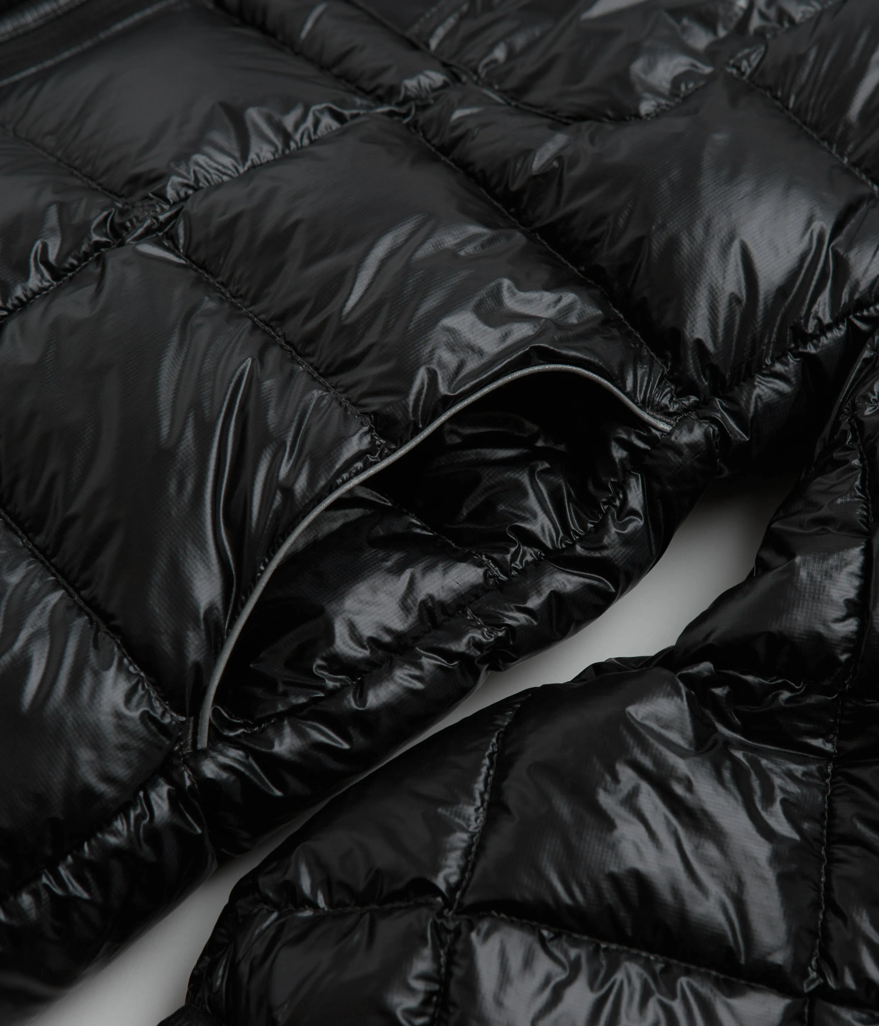 and wander Diamond Stitch Down Jacket - Black