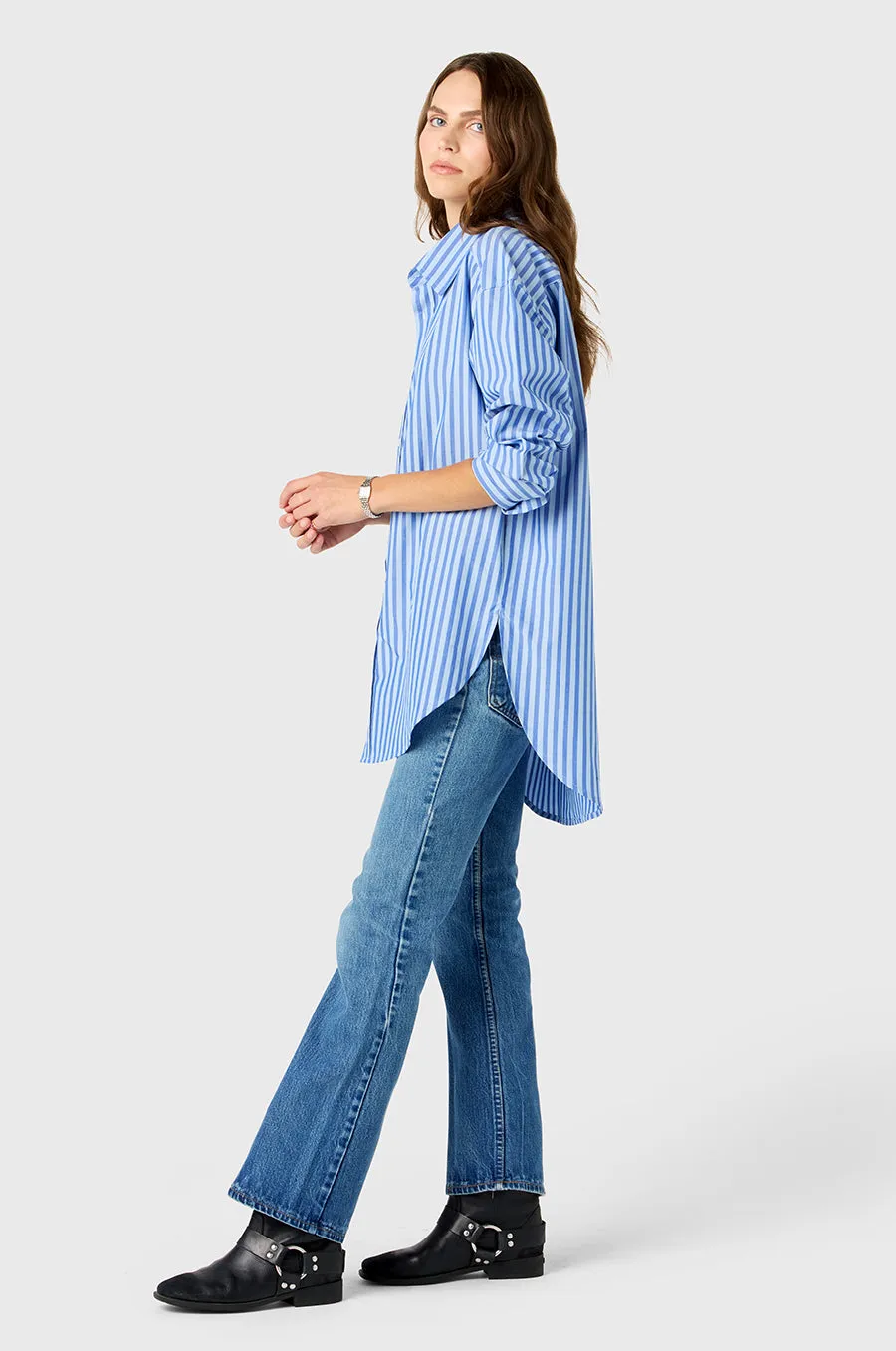 CURVED HEM BUTTON UP IN FRENCH BLUE STRIPE POPLIN