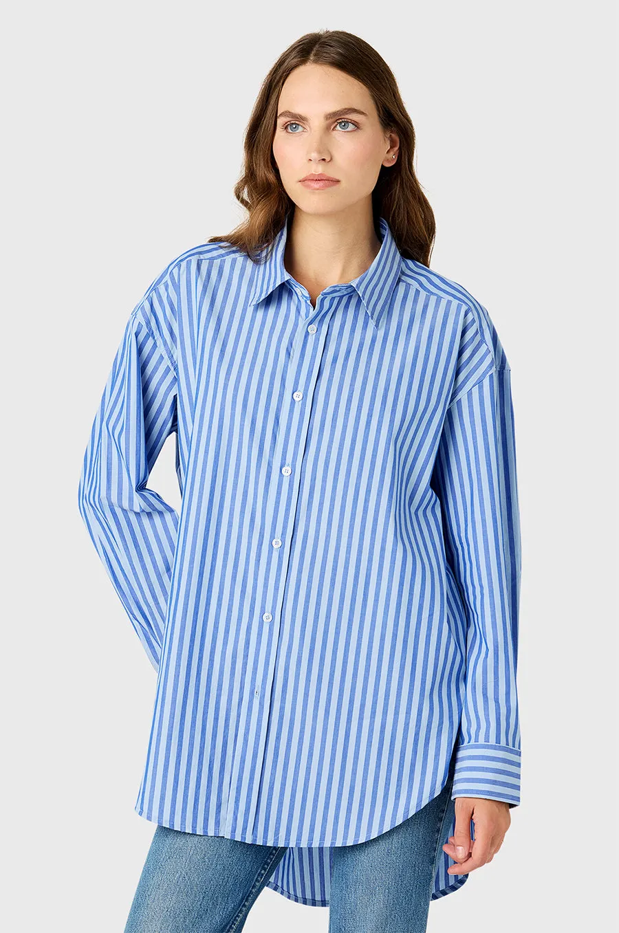 CURVED HEM BUTTON UP IN FRENCH BLUE STRIPE POPLIN