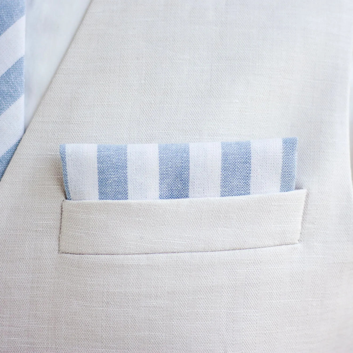 Men's Necktie / Wide Chambray Linen Stripe