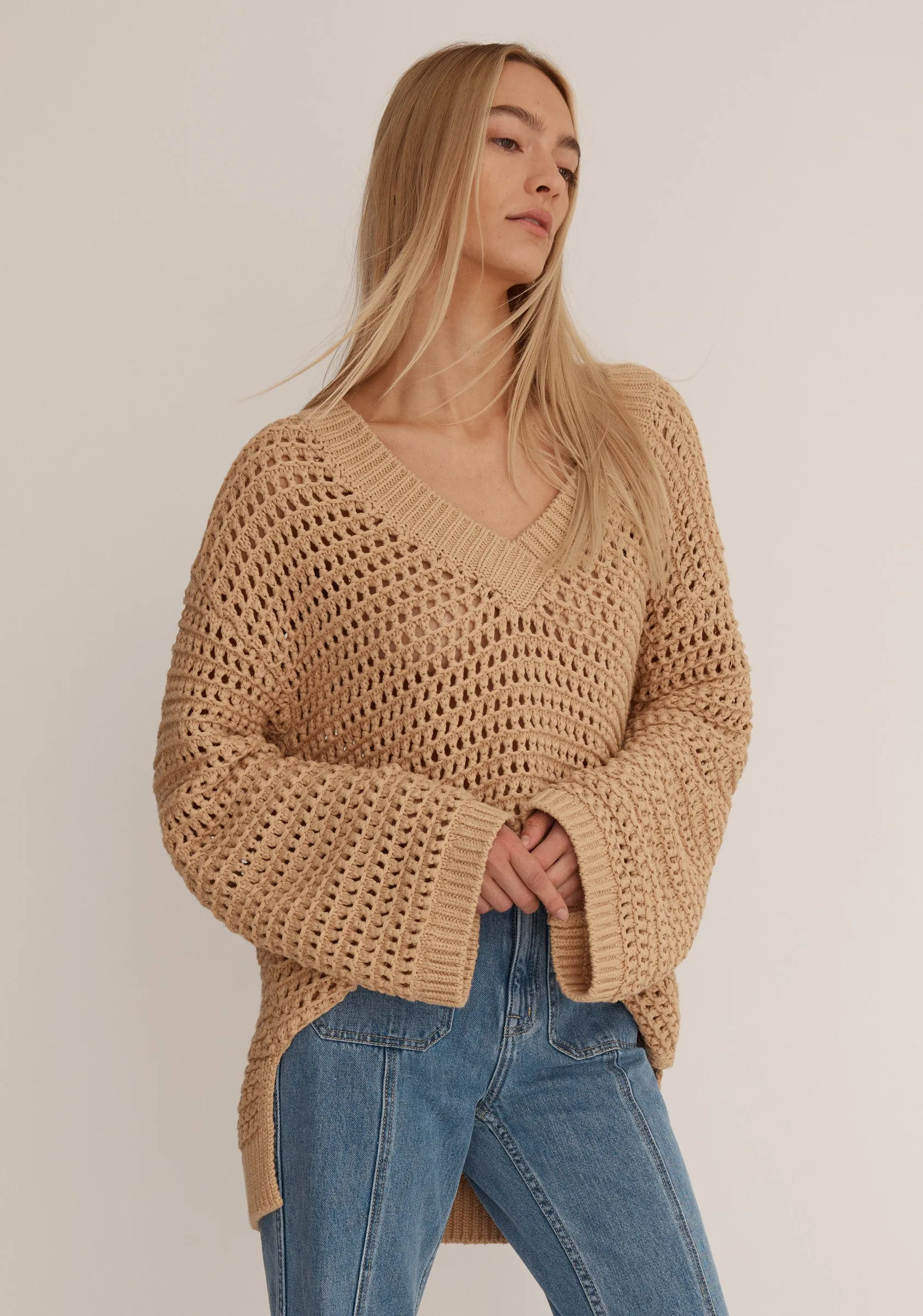 Tully V-Neck Pullover_Latte